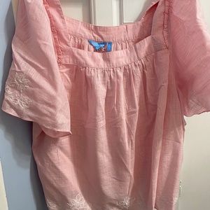 Pretty pink top NWT